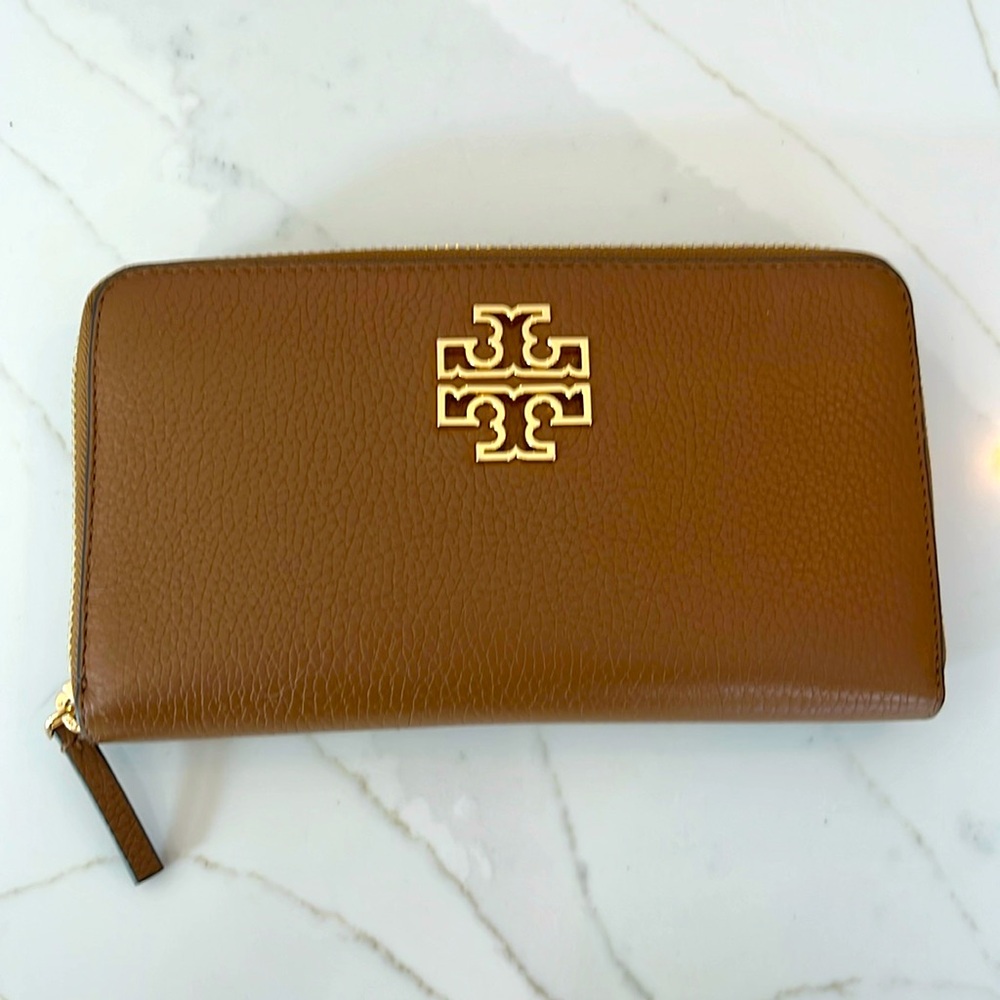 Tory Burch wallet
